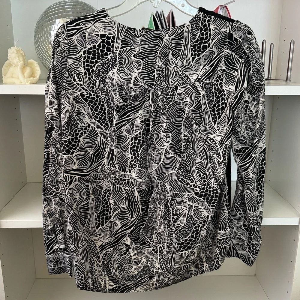 DIANE VON FURSTENBERG Long Sleeve Patterned Silk Blouse